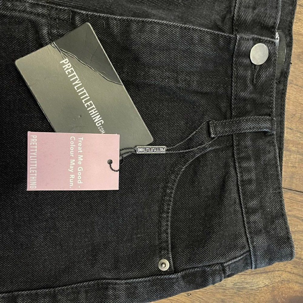 Prettylittlething Cut Off Denim Shorts - Picture 12 of 12